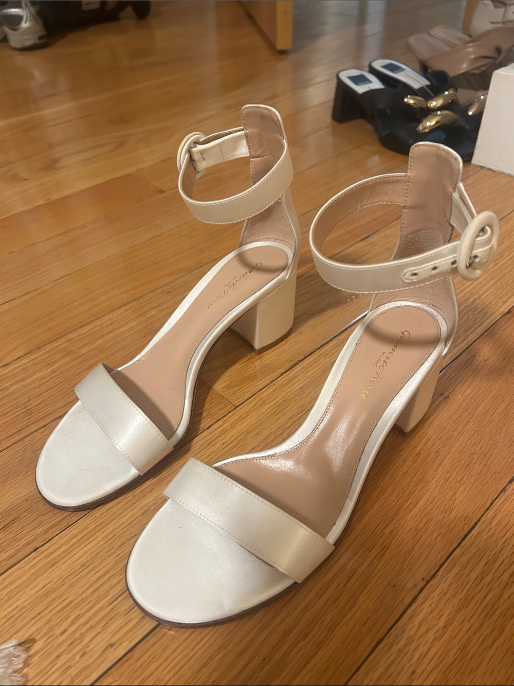 Bridal Shoes - Gianvito Rossi (39)